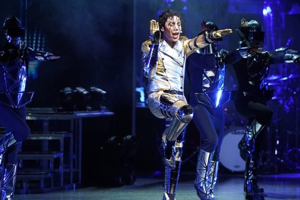 Dantanio Goodman verkörpert den erwachsenen Michael Jackson.