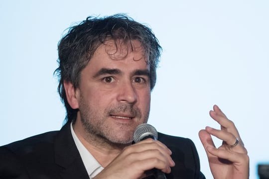 Der Journalist Deniz Yücel will nach Angaben von Reporter ohne Grenzen von der Türkei Entschädigung.