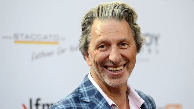 Rufus Beck kehrt auf drei Lesungen zurück in die Hogwarts-Schule für Hexerei und Zauberei. Rufus Beck kehrt auf drei Lesungen zurück in die Hogwarts-Schule für Hexerei und Zauberei.