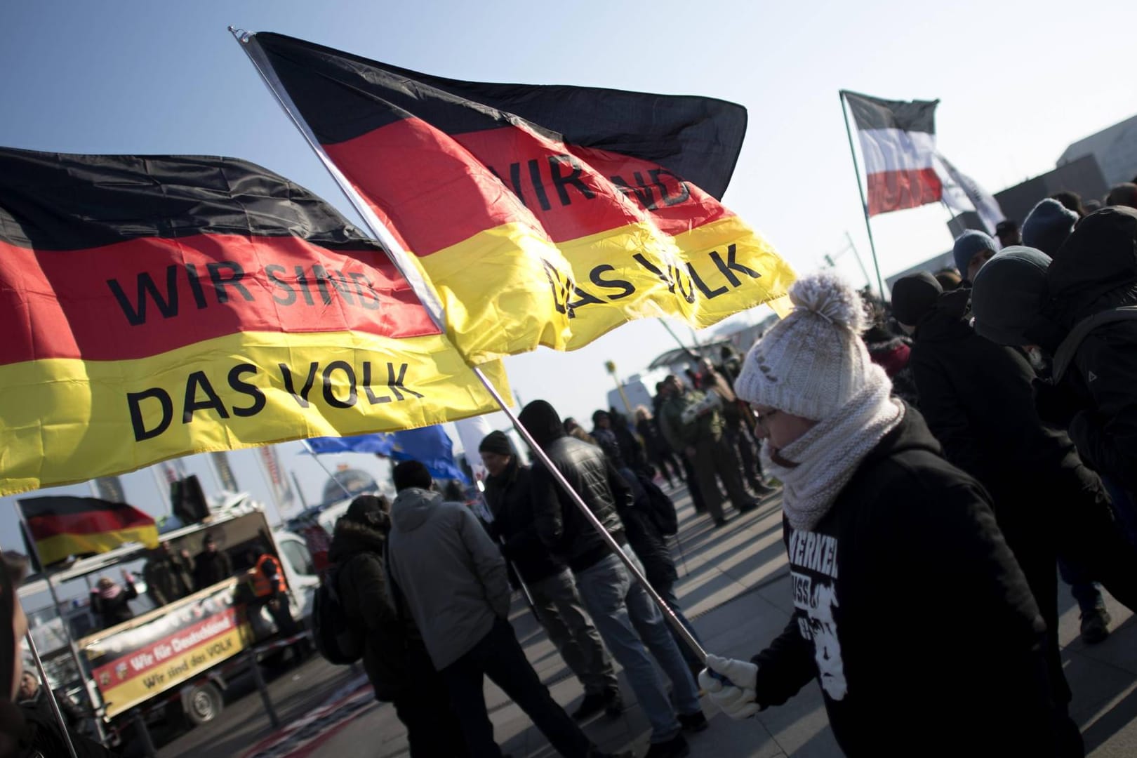 Eine Demo der Rechten in Berlin. Immer wieder betonen die Populisten, dass die Verhältnisse in Deutschland denen in der DDR gleichen.
