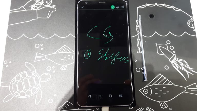 Das neue LG Q Stylus wurde auf der IFA 2018 vorgestellt.