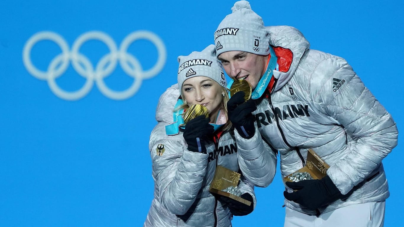 Gold in Pyeongchang: Aljona Savchenko (l.) mit Bruno Massot.