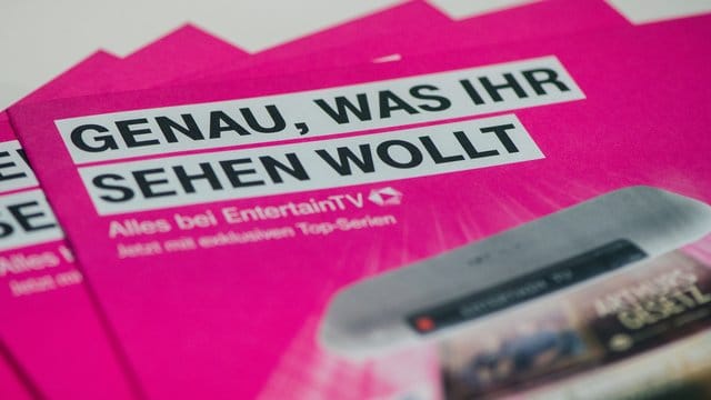 Künftig nicht mehr nur für Telekomkunden: Entertain TV mit mehr als 100 Sendern soll für Kunden aller Internetanbieter verfügbar werden. Künftig nicht mehr nur für Telekomkunden: Entertain TV mit mehr als 100 Sendern soll für Kunden aller Internetanbieter verfügbar werden.