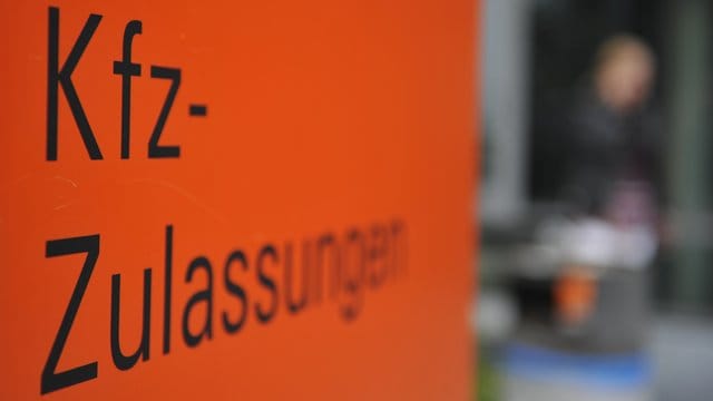 Das Bundesverkehrsministerium will das Anmelden von Fahrzeugen im Netz möglich machen.