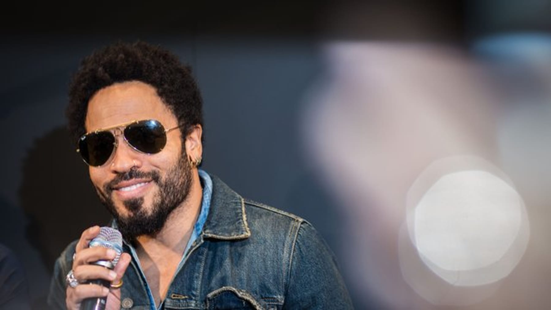 Gala in Hamburg Lenny Kravitz rockt Deutschen Radiopreis