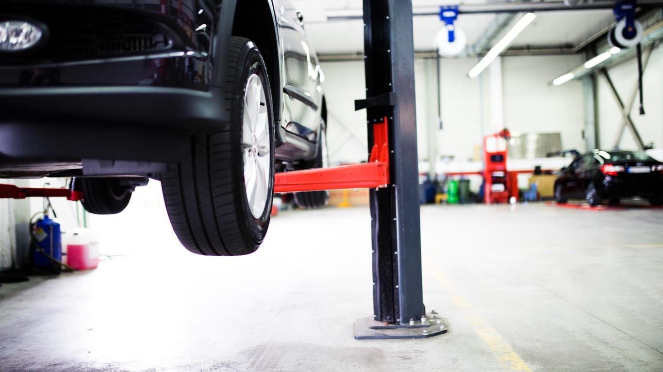 Autowerkstatt: Der Besuch in der Werkstatt könnte bald günstiger werden.