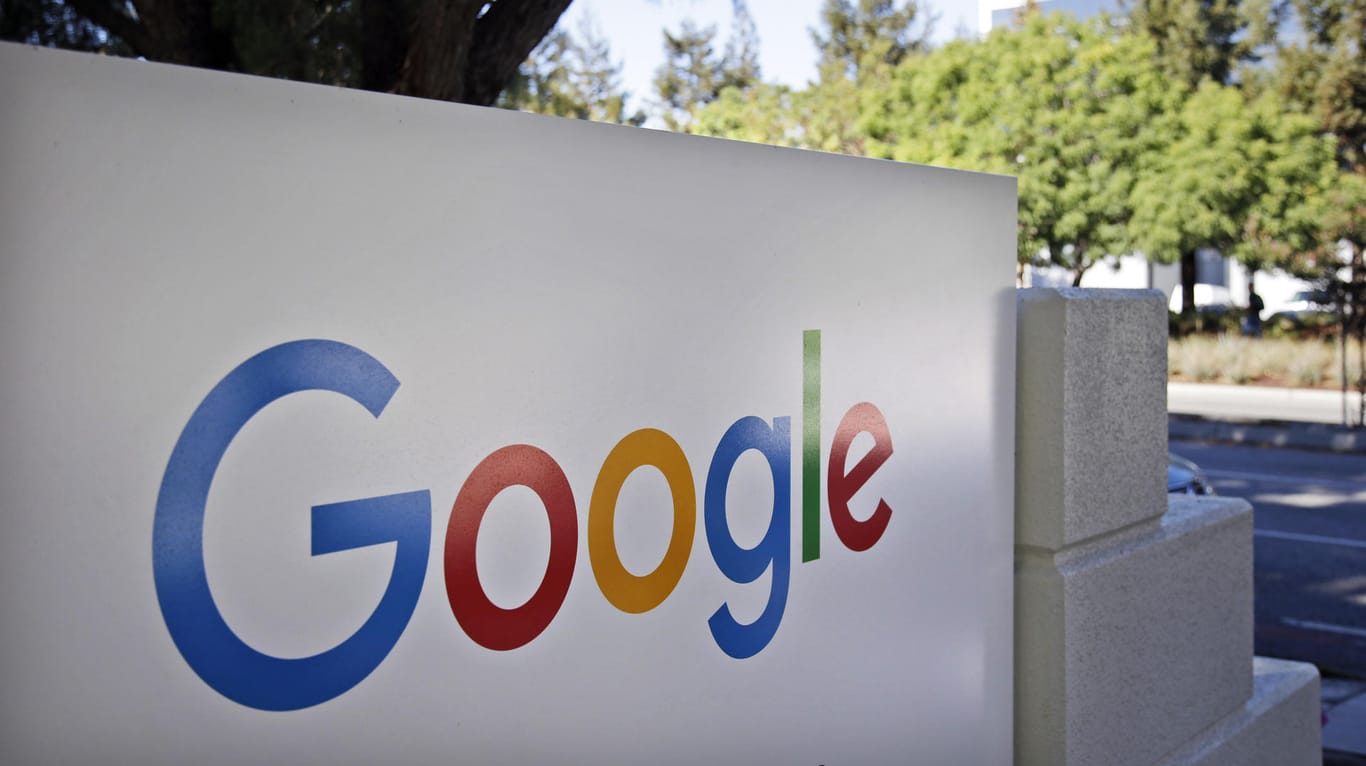 Google-Logo: Der Konzern hat seiner sprechenden Assistenzsoftware als erster Anbieter beigebracht, zwei Sprachen gleichzeitig zu verstehen.