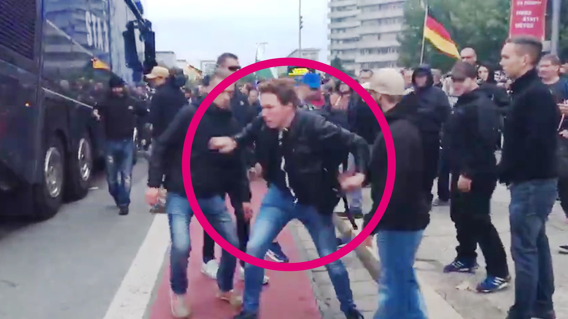 Angriff auf t-online.de-Reporter in Chemnitz: Teilnehmer der AfD-Demo attackierten zahlreiche Journalisten – der Staat muss Gewalttaten konsequent ahnden.