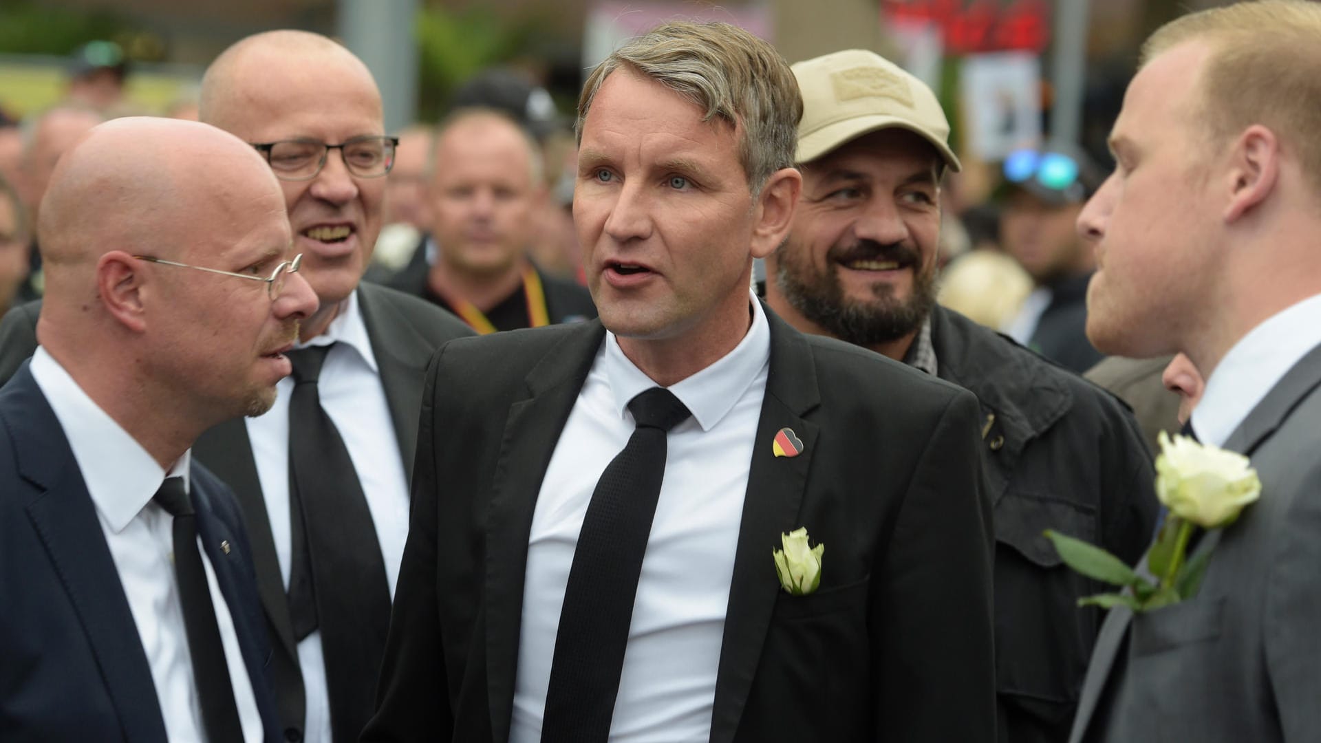 Der Vorsitzende der AfD-Fraktion im Thüringer Landtag, Björn Höcke, in Chemnitz: Sachsen bietet sich als Besatzungsgebiet für die AfD an, weil die Gegenwehr des Staates schwach ist.