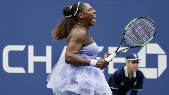 Serena Williams feiert einen Punkt im Match gegen die Estin Kaia Kanepi. Serena Williams feiert einen Punkt im Match gegen die Estin Kaia Kanepi.