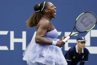 Serena Williams feiert einen Punkt im Match gegen die Estin Kaia Kanepi.