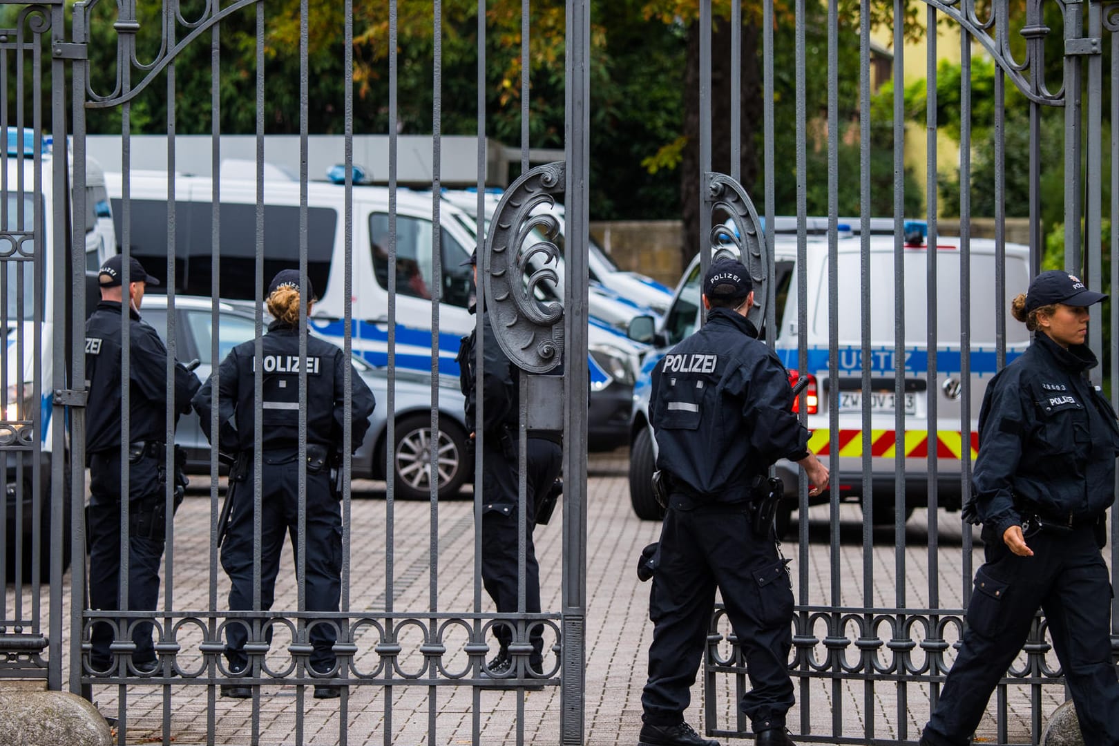 Das Gericht in Landau: Der Angeklagte Abdul D. hatte die 15 Jahre alte Mia wenige Tage nach Weihnachten in einem Drogeriemarkt in Kandel aus Eifersucht niedergestochen.