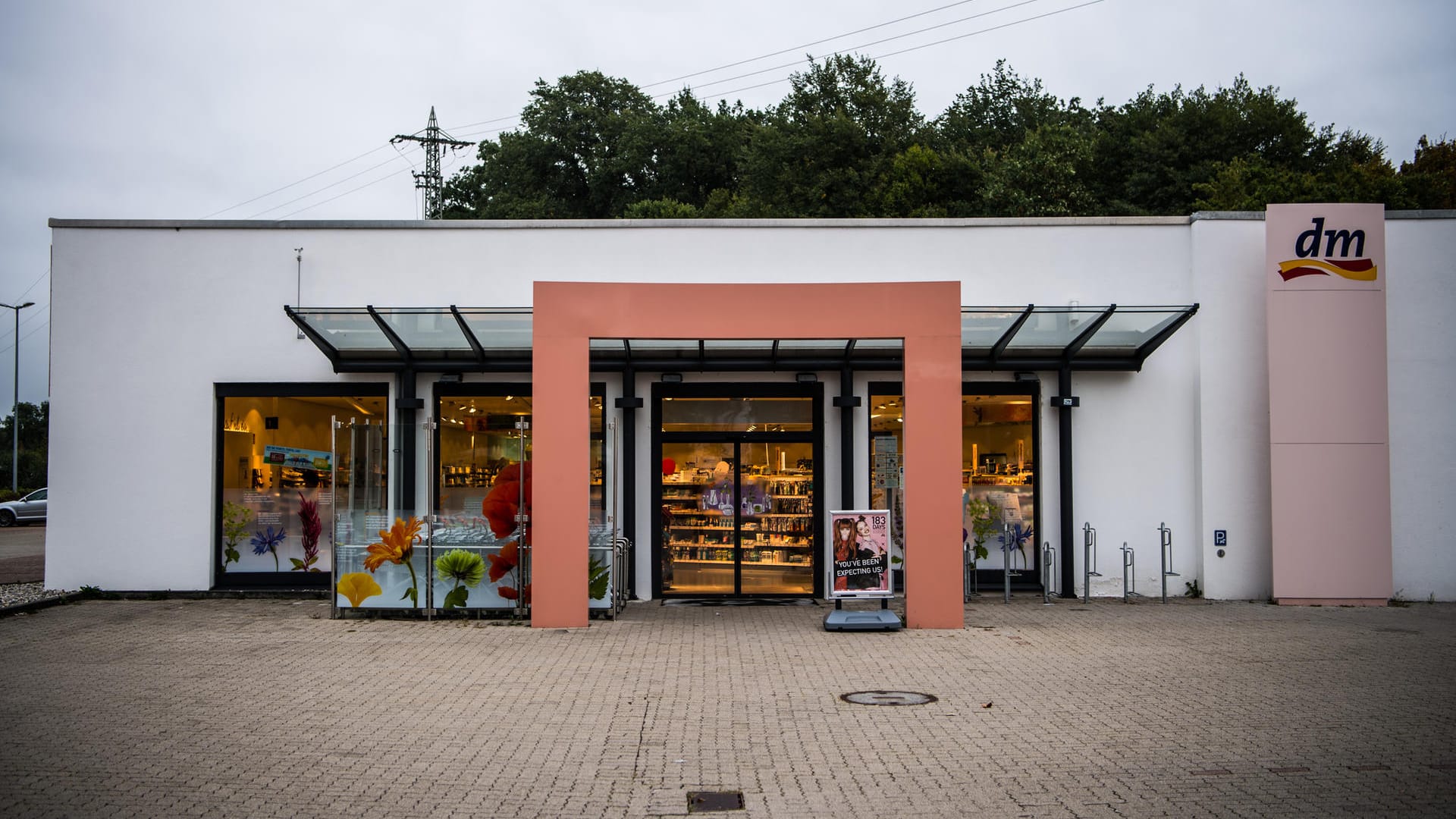 Der Tatort: In einem Drogeriemarkt wurde die 15-jährigen Mia getötet.