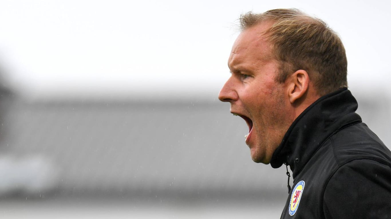 Hat allen Grund unzufrieden zu sein: Braunschweig-Coach Henrik Pedersen ist mit seinem Team Tabellenletzter.