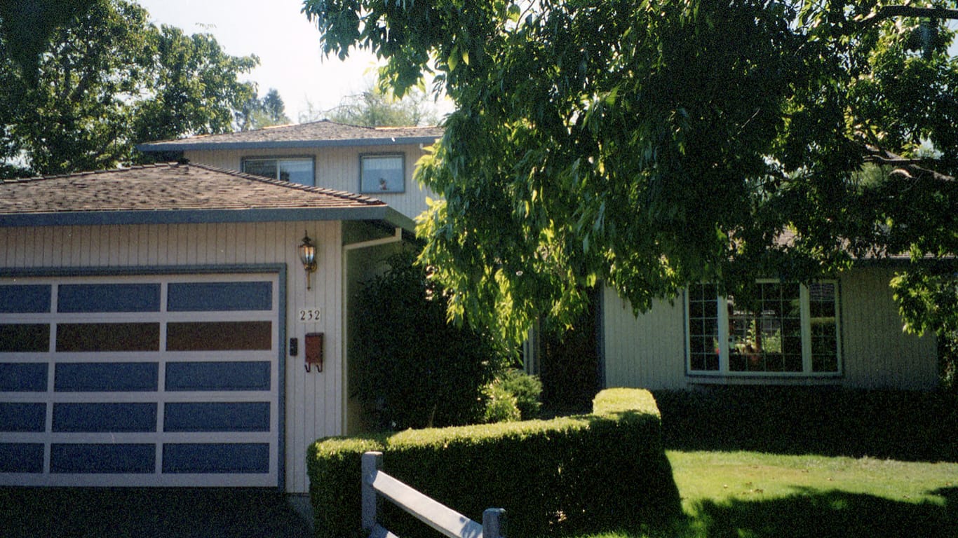 Die Garage am damaligen Haus von Susan Wojcicki in der Anfangszeit von Google. Die beiden Google-Gründer waren in der Anfangszeit hier Untermieter.
