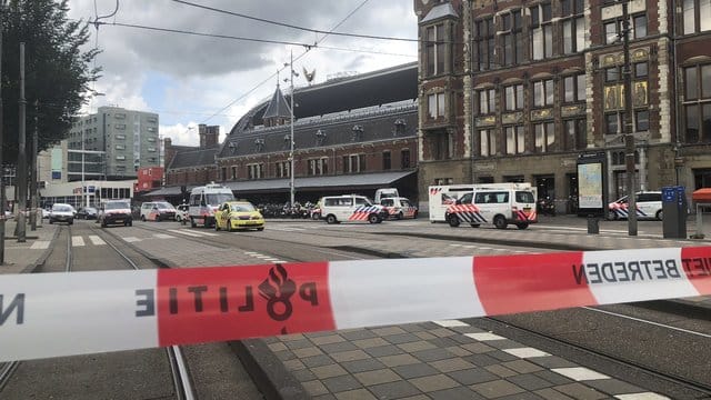 Die Ermittler gehen davon aus, dass der Angreifer einen Terroranschlag verüben wollte. Die Ermittler gehen davon aus, dass der Angreifer einen Terroranschlag verüben wollte.