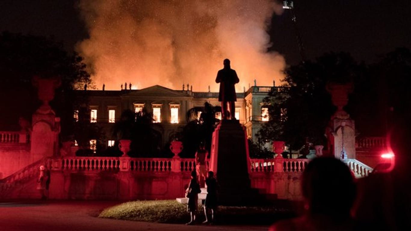 Das brasilianische Nationalmuseum in Rio de Janeiro stand in der Nacht in Flammen.