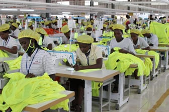 Eine chinesische Textilfabrik in Ruanda: China baut seinen Einfluss auf dem Kontinent aus.