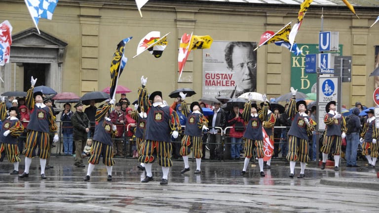 Festakt: Während der Feierlichkeiten findet in Konstanz ein Trachten- und Schützenzug statt.
