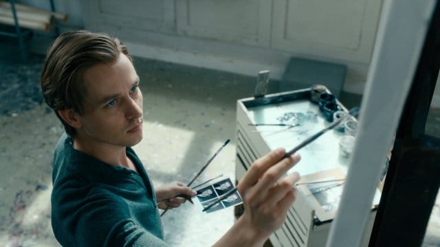 Liebe und Kunst: Tom Schilling spielt den Maler Kurt Barnert.