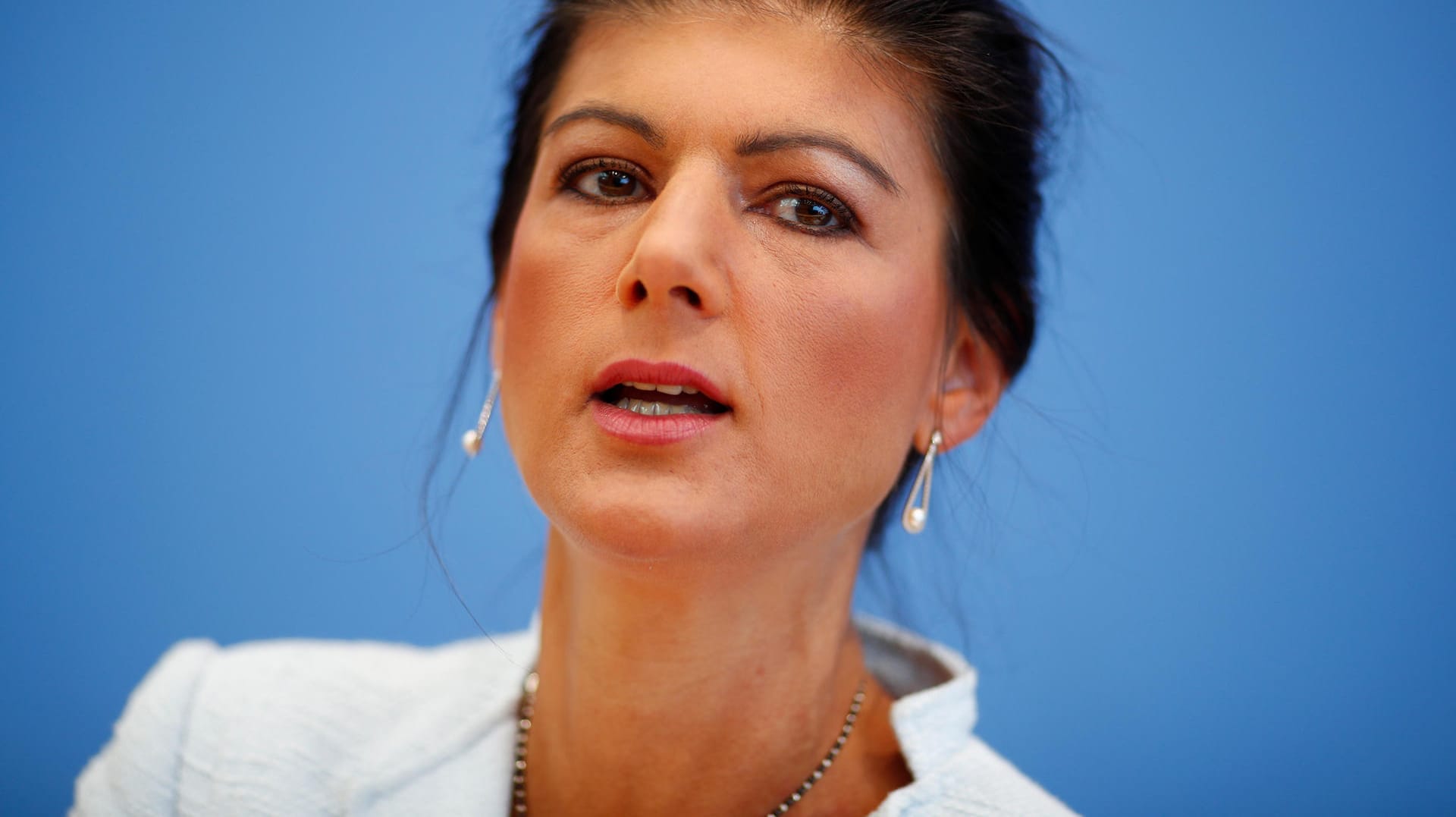 Sahra Wagenknecht bei der Vorstellung von "Aufstehen": Aktive Politiker der ersten Riege sucht man vergebens.