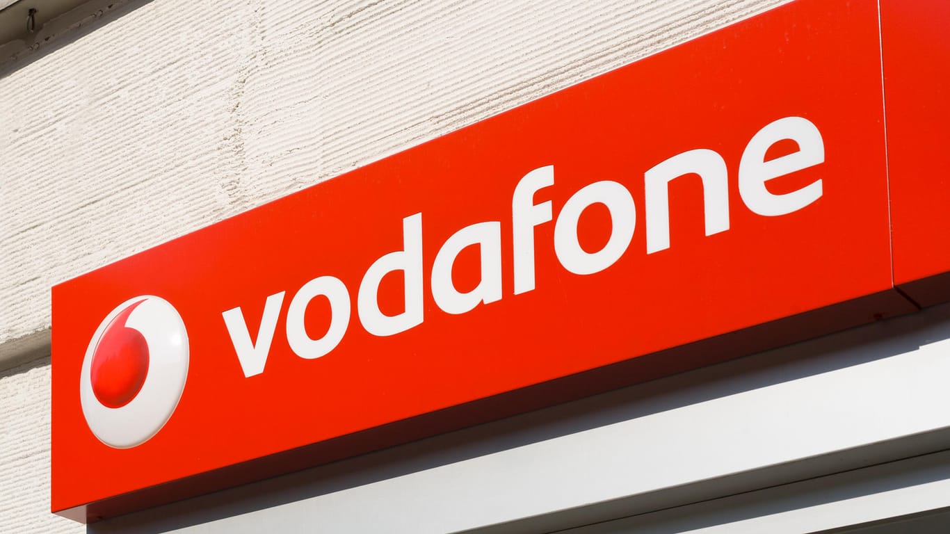 Vodafone-Symbol und Schriftzug: Kunden von Callya-Tarifen des Unternehmens erhalten mehr Datenvolumen.