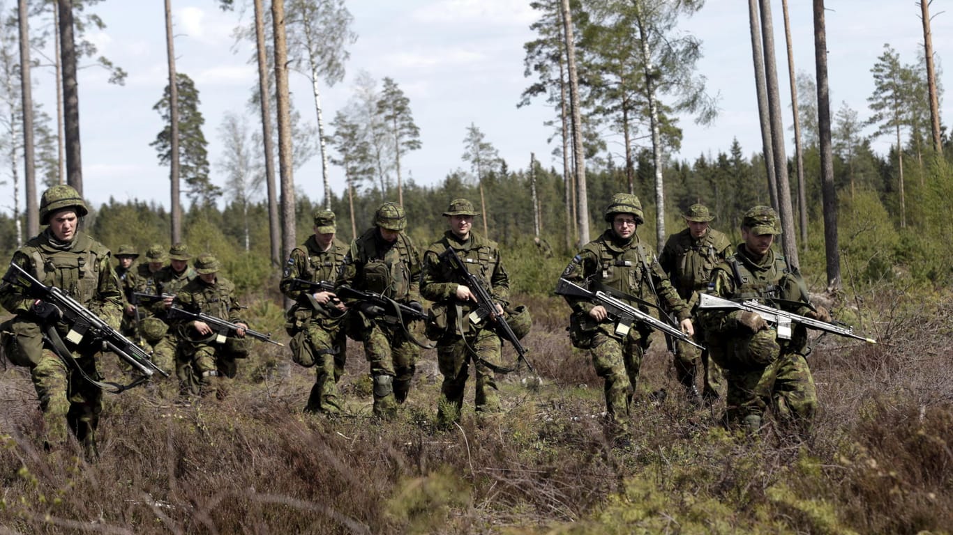 Nato-Soldaten bei einem Manöver in Estland: Kann die Nato im Ernstfall das Baltikum verteidigen?