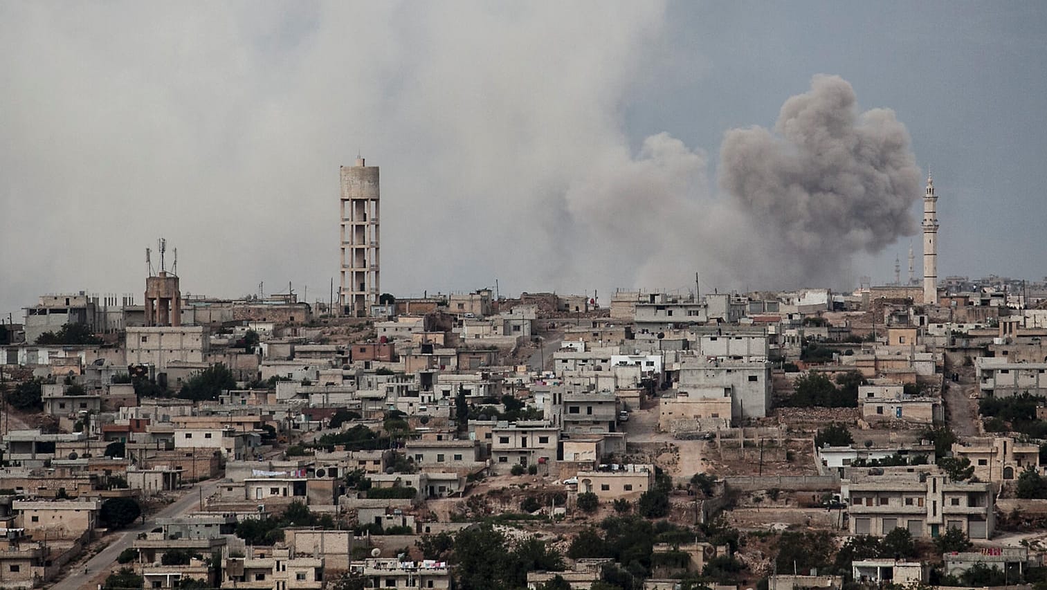 Die Stadt Kafr Nabuda in Idlib: Sollten beim bevorstehenden Angriff von Russland und Assad Chemiewaffen in Syrien eingesetzt werden, droht Präsident Trump mit harten Konsequenzen.