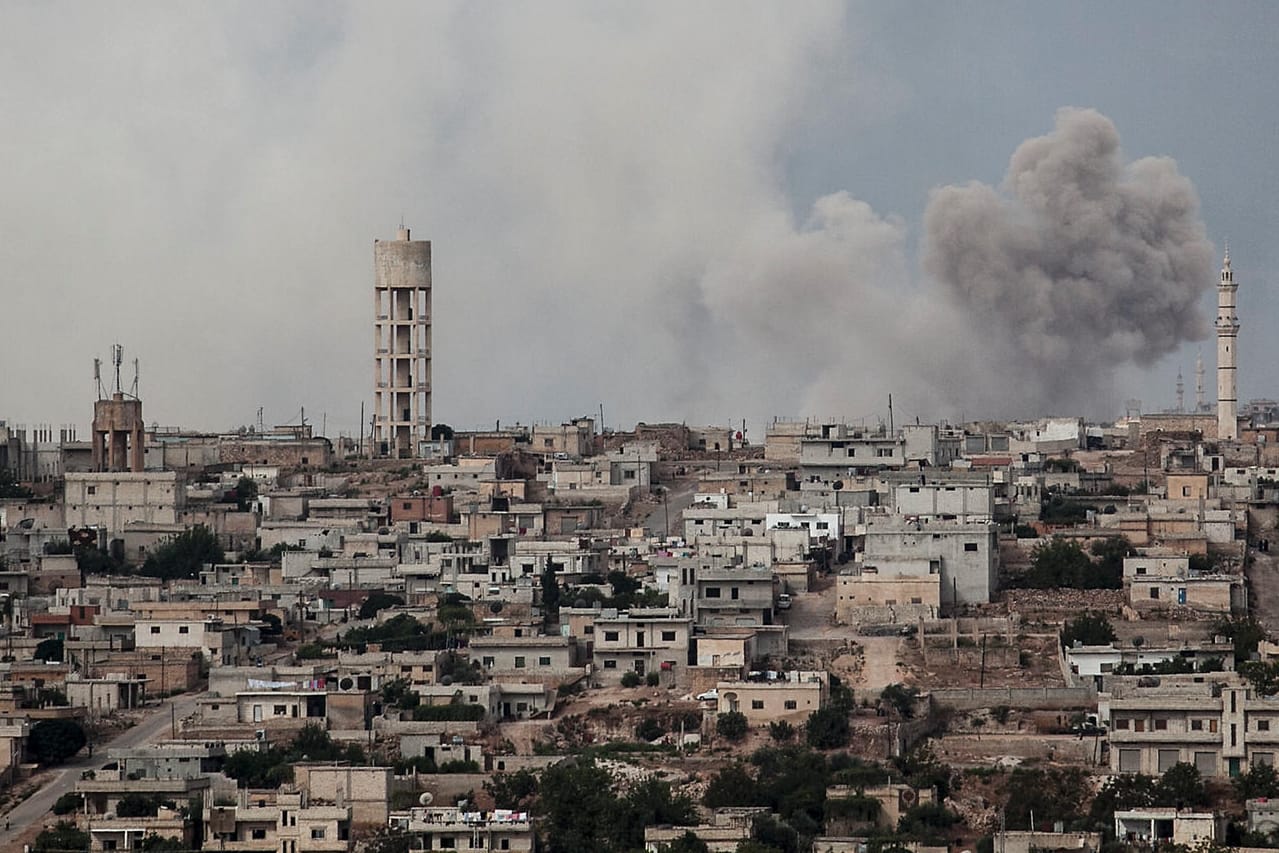 Die Stadt Kafr Nabuda in Idlib: Sollten beim bevorstehenden Angriff von Russland und Assad Chemiewaffen in Syrien eingesetzt werden, droht Präsident Trump mit harten Konsequenzen.