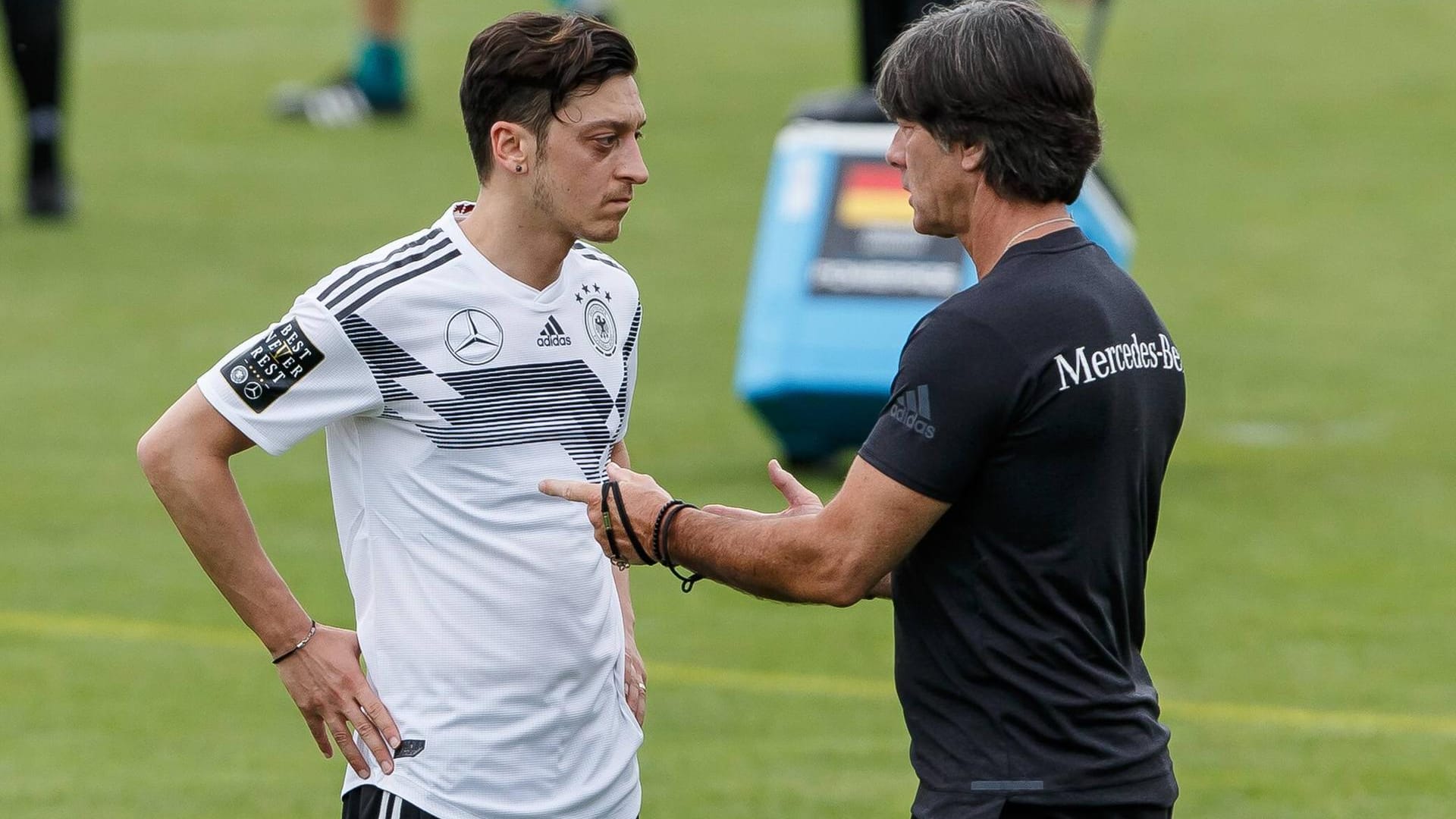 Kein Comeback: Bundestrainer Joachim Löw hat eine Rückkehr von Mesut Özil in der Nationalelf ausgeschlossen.