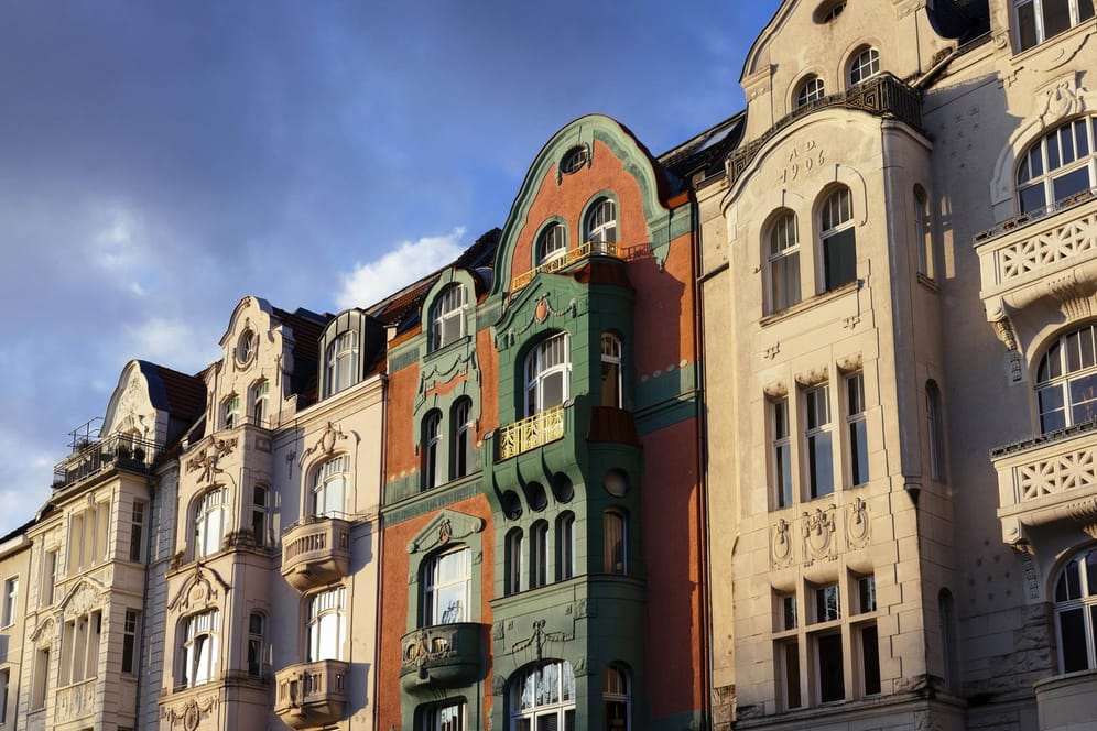 Wohnhäuser in der Kölner Südstadt: Das neue Mieterschutzgesetz beinhaltet neue Rechte für Mieter und schärfere Regeln für Vermieter.