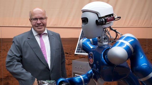 Bundeswirtschaftsminister Peter Altmaier hat Gutachten zur Anpassung des Wettbewerbsrechts entgegengenommen.