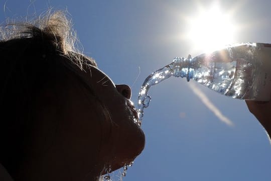 Wasser erfrischt und ist überlebenswichtig.