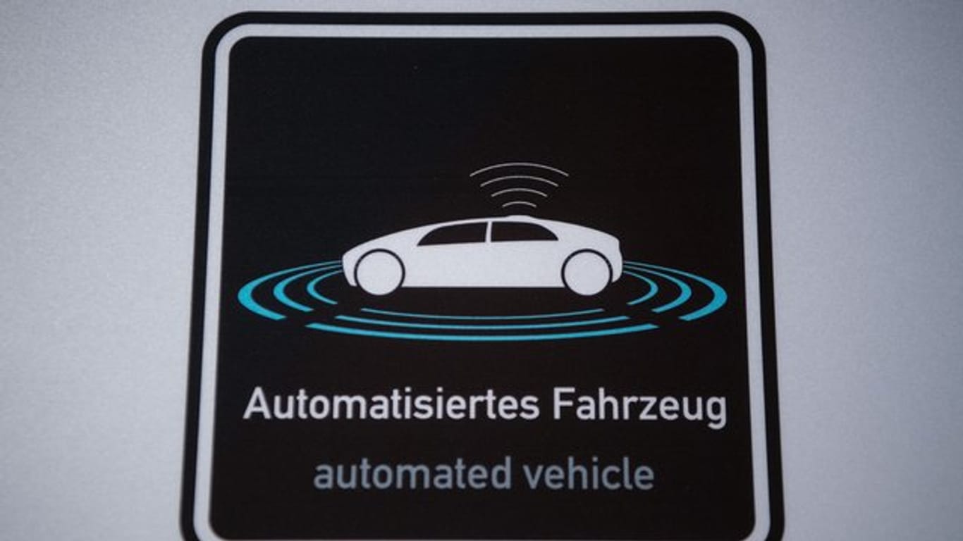 Mehrere Firmen arbeiten an autonomen Fahrzeugen.