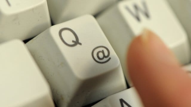 Achtung: Wer bei Outlook Termin-Einladungen einfach weiterleitet, sollte sich darüber im Klaren sein, dass der ursprüngliche Absender dies erfährt. Achtung: Wer bei Outlook Termin-Einladungen einfach weiterleitet, sollte sich darüber im Klaren sein, dass der ursprüngliche Absender dies erfährt.
