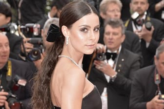 In Cannes war die Mähne noch lang: Lena Meyer-Landrut zeigt sich im Mai 2018 noch mit XXL-Pferdeschwanz.