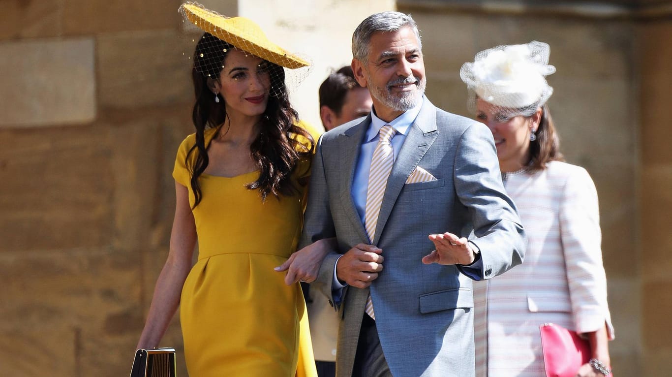 Hochzeitsgäste: Amal Clooney zog an der Seite von Hollywoodstar George Clooney die Blicke auf sich.