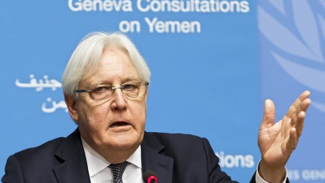 Der UN-Sondergesandte für Jemen, Martin Griffith, hat Regierungs- und Rebellenvertreter zu der Verhandlungsrunde eingeladen. Der UN-Sondergesandte für Jemen, Martin Griffith, hat Regierungs- und Rebellenvertreter zu der Verhandlungsrunde eingeladen.