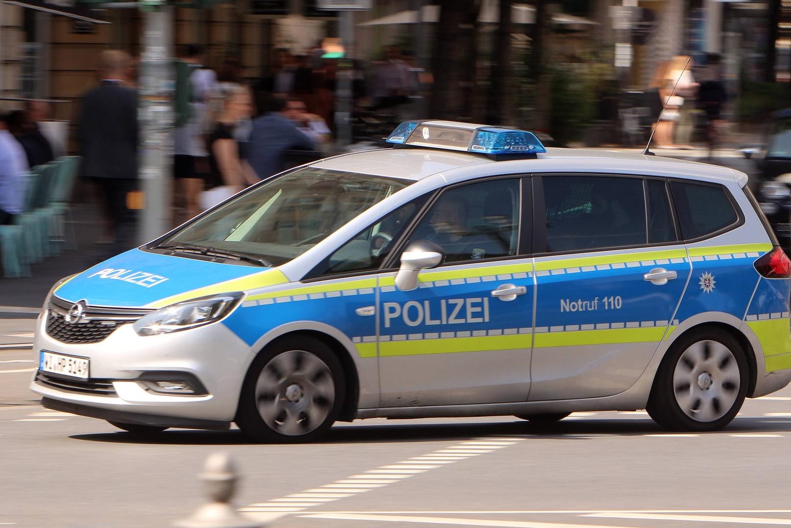 Polizei im Einsatz: Spezialeinsatzkräfte der Polizei konnte den Mann durch einen Schuss in die Hand überwältigen.