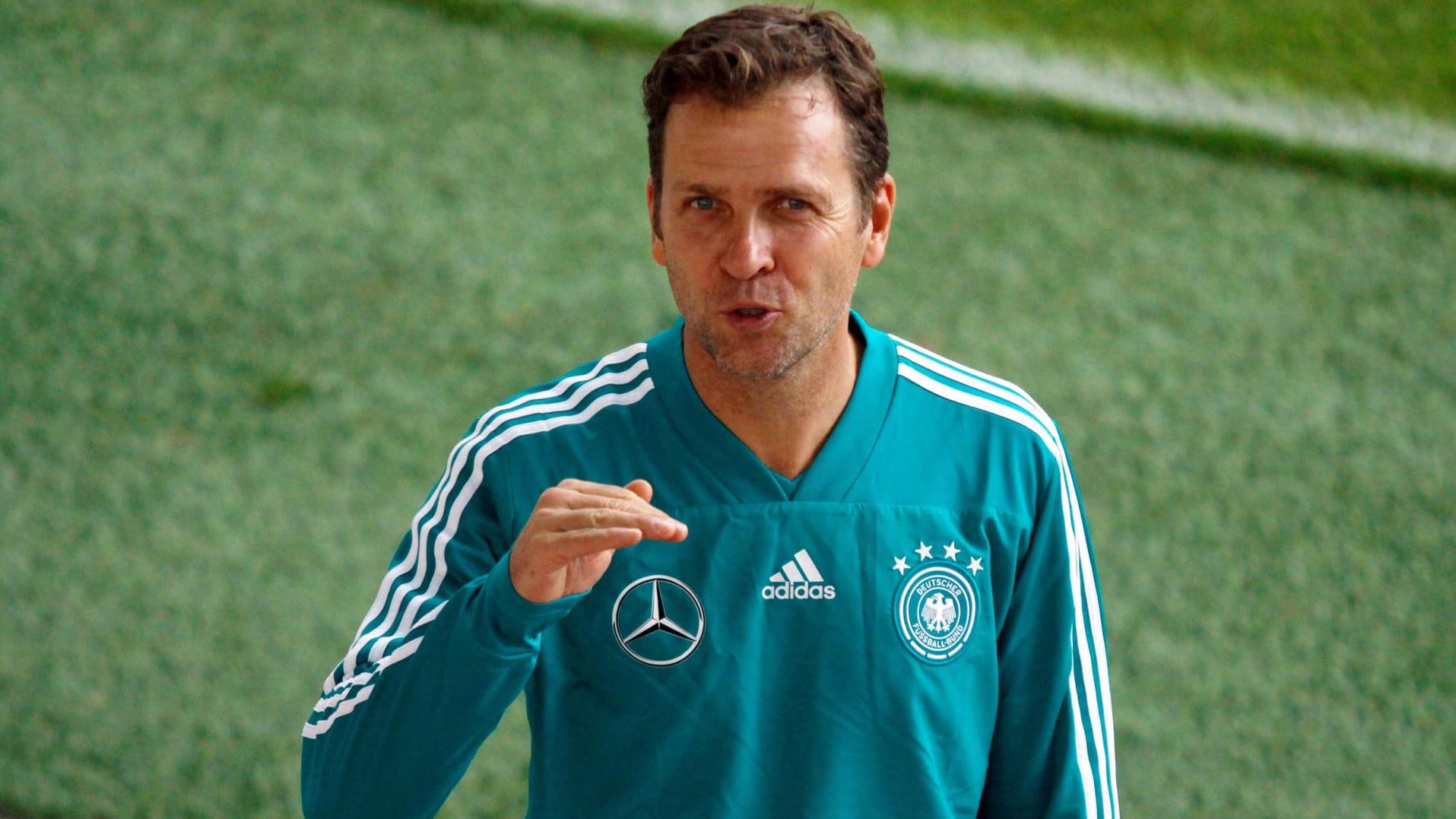 Seine „Mannschaft“ soll wieder mehr Fan-Nähe zeigen: DFB-Teammanager Oliver Bierhoff.