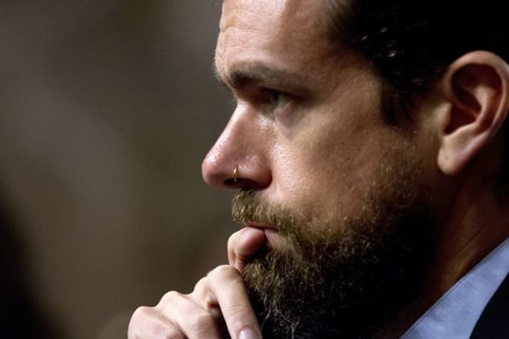 Twitter-Chef Jack Dorsey sagte, man sei die Versuche russischer Einflussnahme "unvorbereitet und schlecht ausgestattet" gewesen.