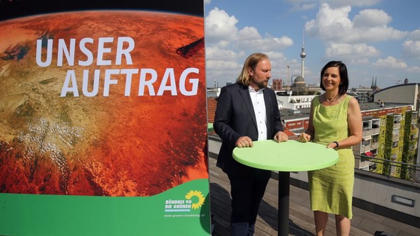 Die Fraktionsvorsitzenden Katrin Göring-Eckardt und Anton Hofreiter nach der Klausur der Grünen-Bundestagsfraktion.