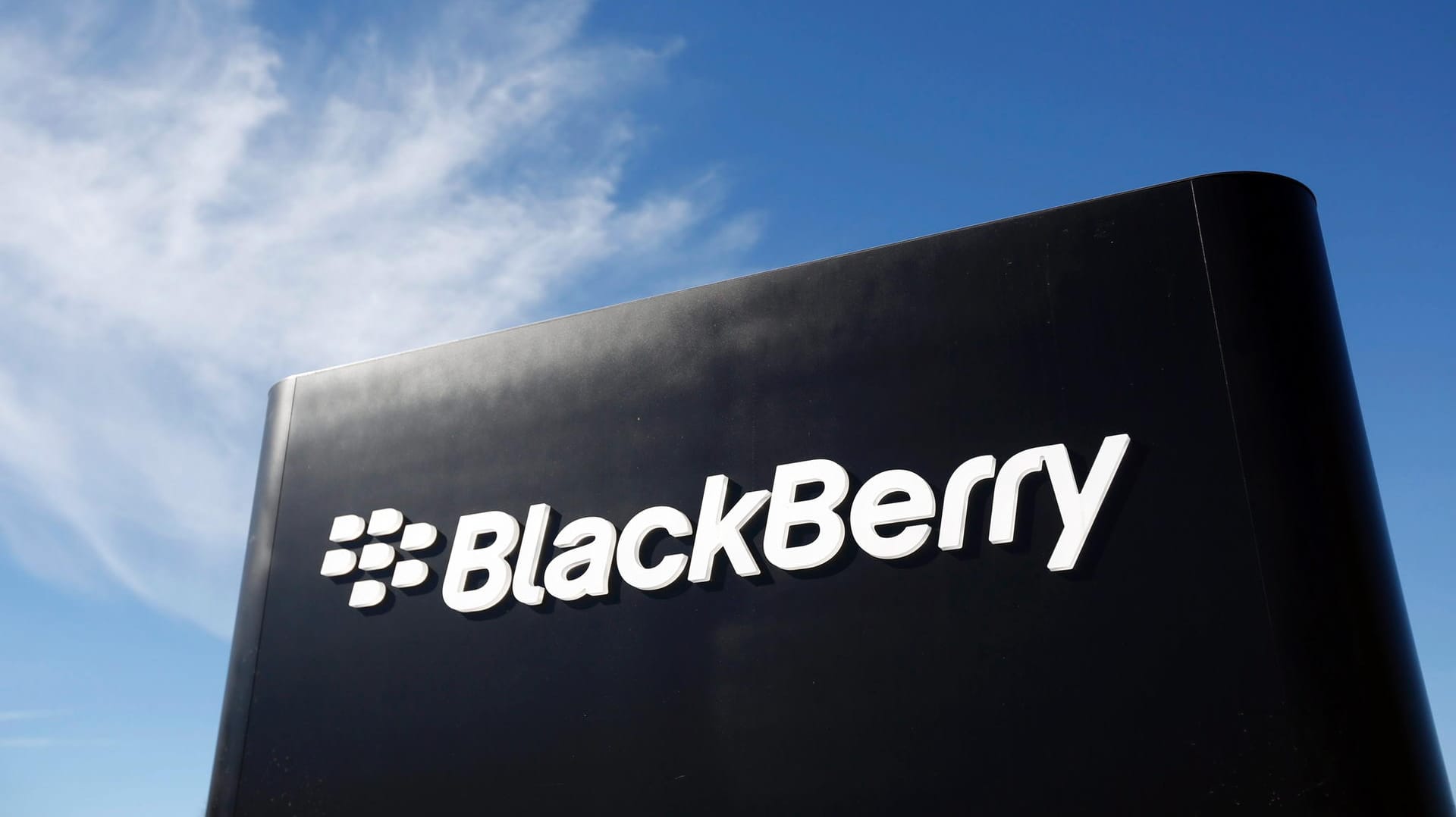 Das Logo von Blackberry. Der Smartphone-Pionier Blackberry wirft Facebook in einer Klage Patentverletzungen vor. Facebook kontert die Patentklage mit eigenen Vorwürfen.