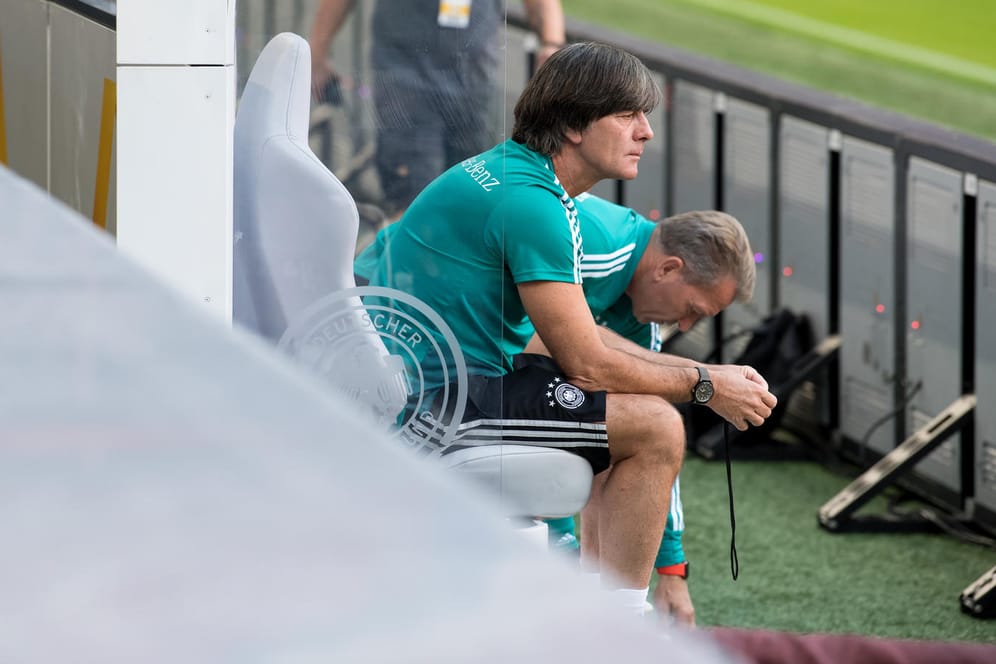 Bundestrainer Joachim Löw beim Abschlusstraining der Nationalmannschaft. Drei neue Spieler hat er mit Schulz, Havertz und Kehrer in den Kader berufen, nun will er auch im Mannschaftsrat umbauen.