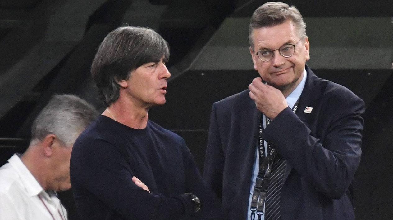 Bundestrainer Löw (li.) und DFB-Präsident Grindel.