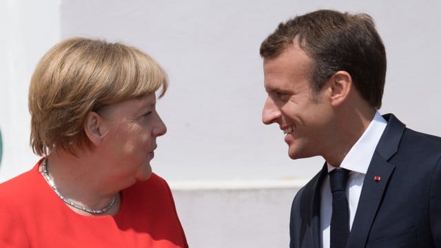 Bundeskanzlerin Merkel und Emmanuel Macron Mitte Juni bei einem Treffen auf Schloss Meseberg in Brandenburg.