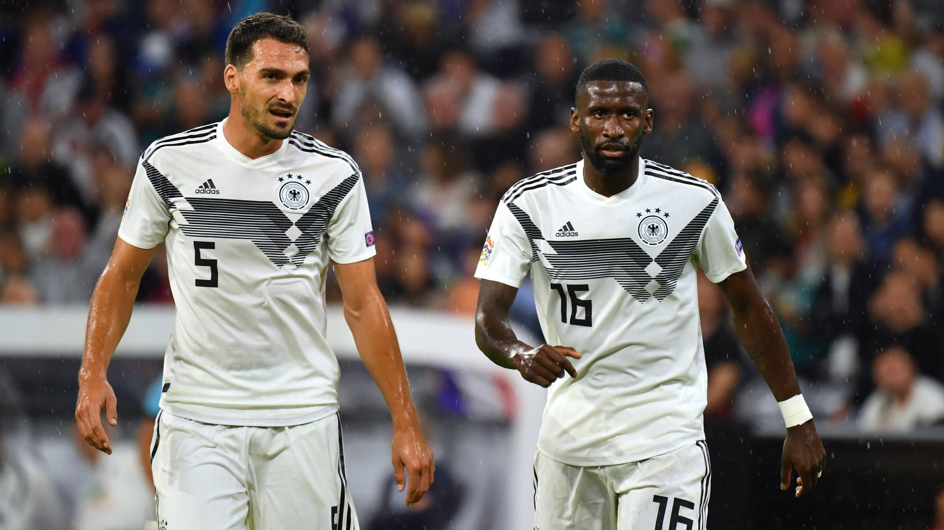 Mats Hummels und Antonio Rüdiger: zwei von insgesamt vier Innenverteidigern in der deutschen Abwehr gegen Frankreich.