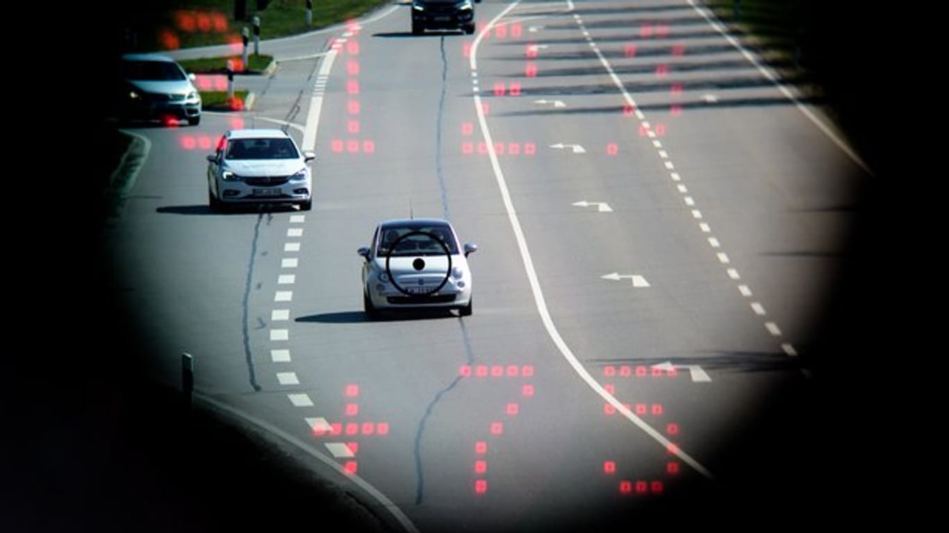 Rund ein Drittel der deutschen Autofahrer überschreitet die Geschwindigkeitsbegrenzung häufig bis sehr häufig.