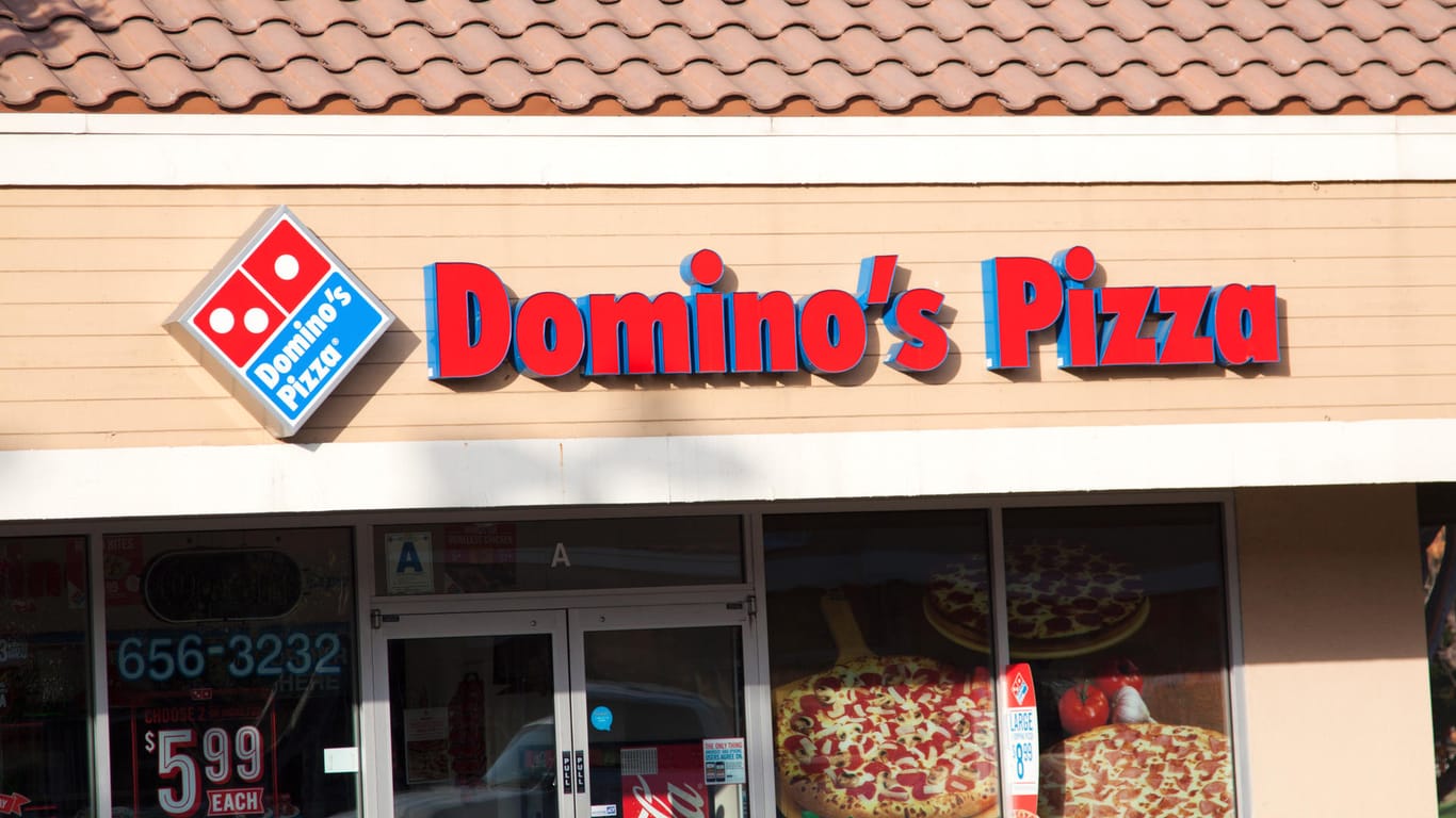 Domino's Pizza-Filiale: Seit 1960 liefert das Unternehmen weltweit Pizzen aus.