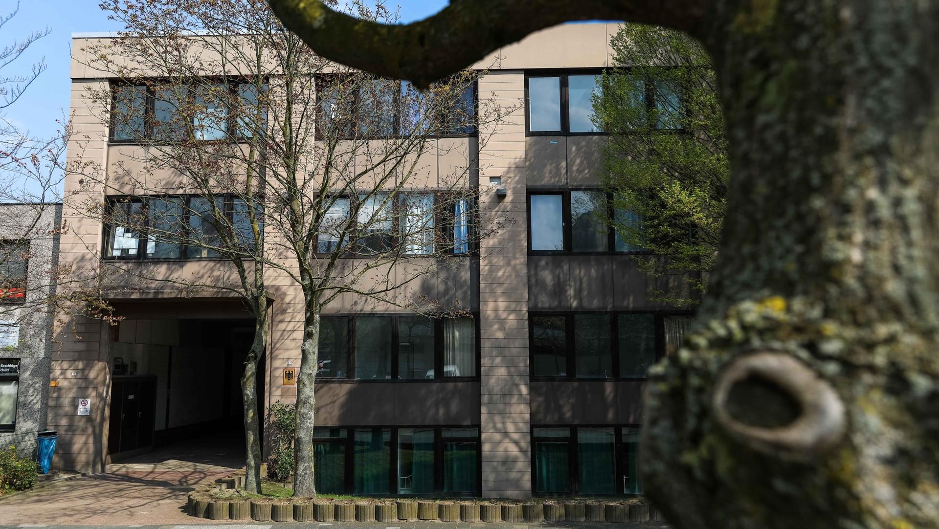 Bundesamt für Migration und Flüchtlinge in Bremen: In einem Medienbericht war zunächst von 165 Verstößen die Rede. Bundesamt für Migration und Flüchtlinge in Bremen: In einem Medienbericht war zunächst von 165 Verstößen die Rede.